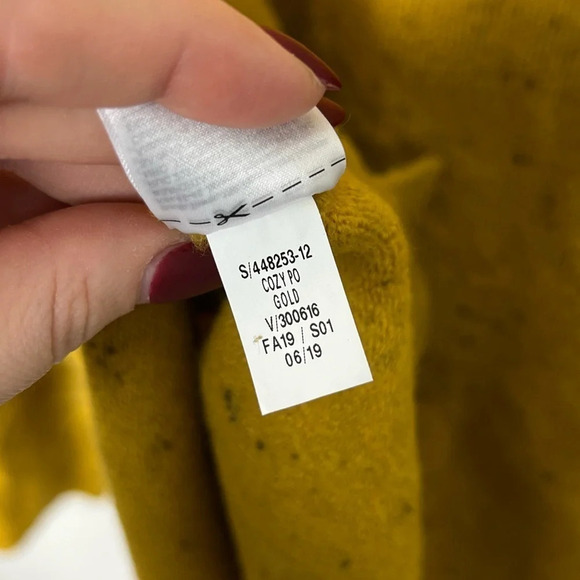 Old Navy • Soft Brushed Crewneck Sweater - Picture 7 of 7